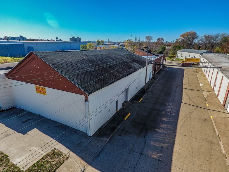 More Photos Of 331 Miller St, Benton Harbor Warehouse For Lease