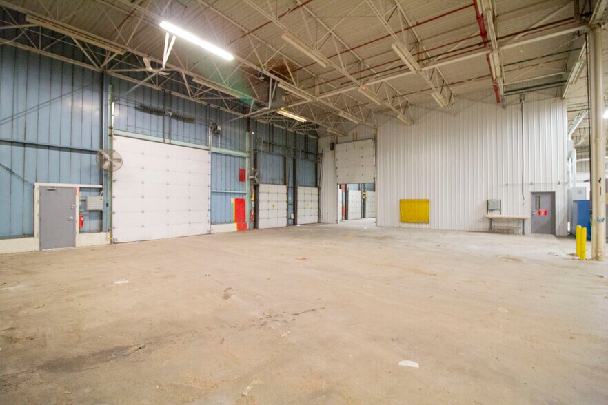 More Photos Of 126 Avenue C, Springfield Manufacturing For Sale