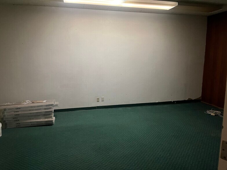 More Photos Of 5909 Camden St, Oakland Daycare Center For Sale