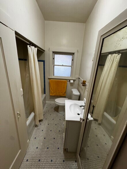 More Photos Of 6100 Chabot Rd, Oakland Multifamily For Sale