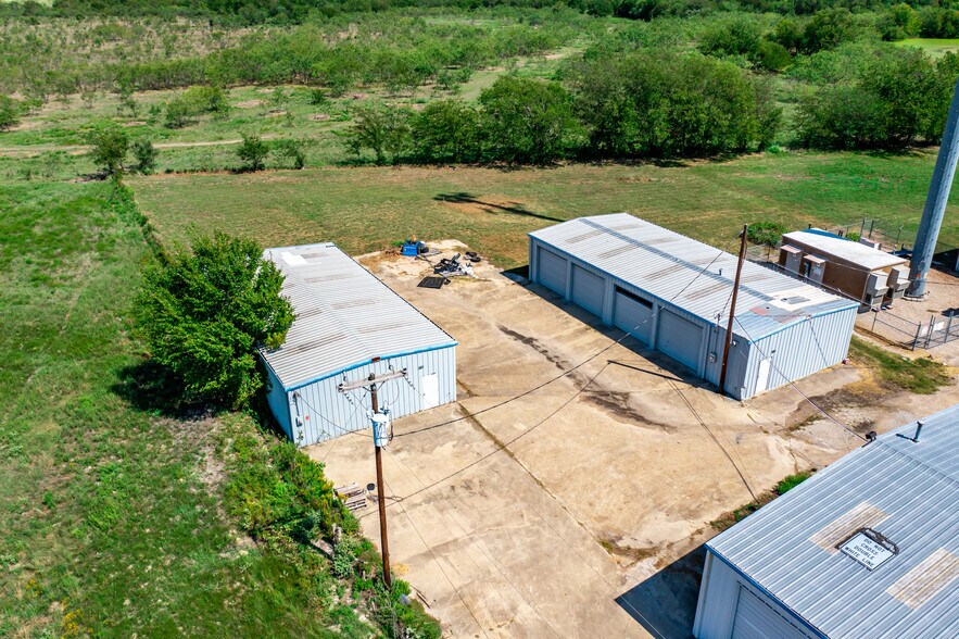 More Photos Of 5878 W US Highway 80, Terrell Showroom For Sale