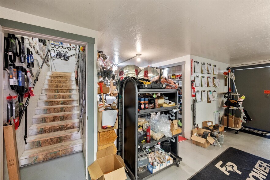 More Photos Of 5 Demick Ln, Salmon Auto Repair For Sale