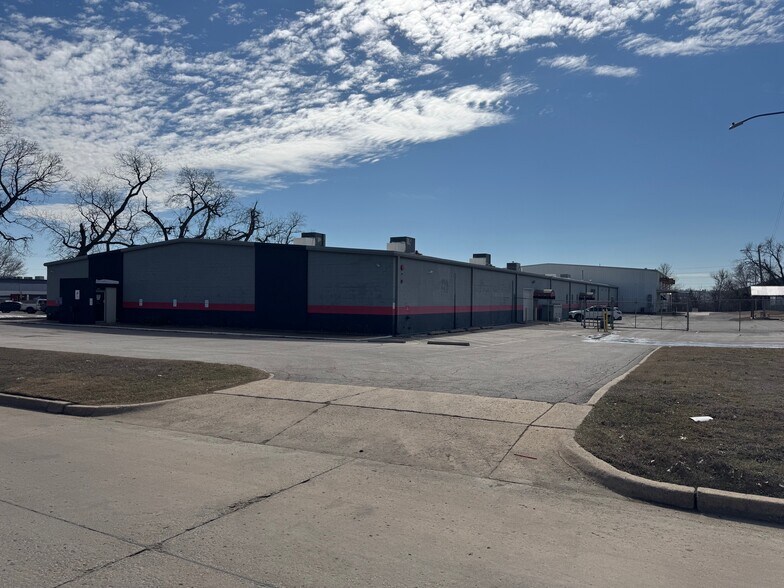 More Photos Of 7700 E 38th St, Tulsa Manufacturing For Sale