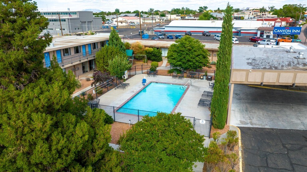 More Photos Of 150 N Lake Powell Blvd, Page Hotel For Sale