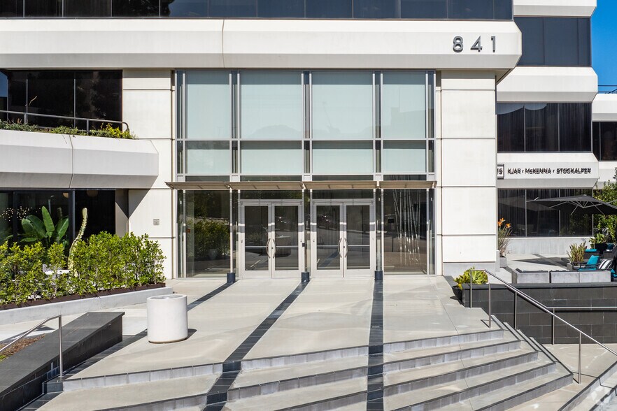 More Photos Of 841 Apollo St, El Segundo Office For Lease