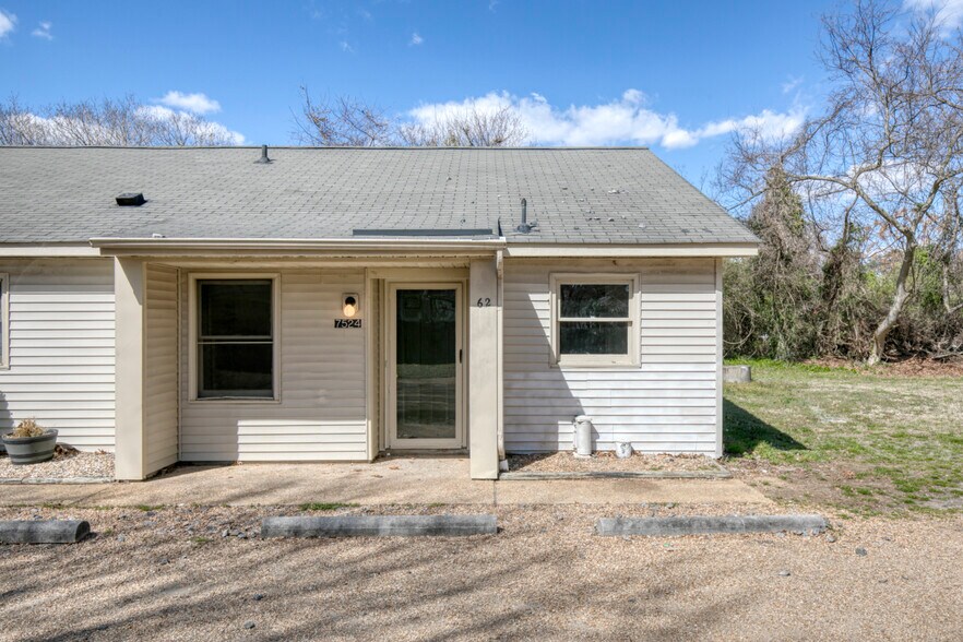 More Photos Of 7626 Bellehaven Dr, Gloucester Point Apartments For Sale