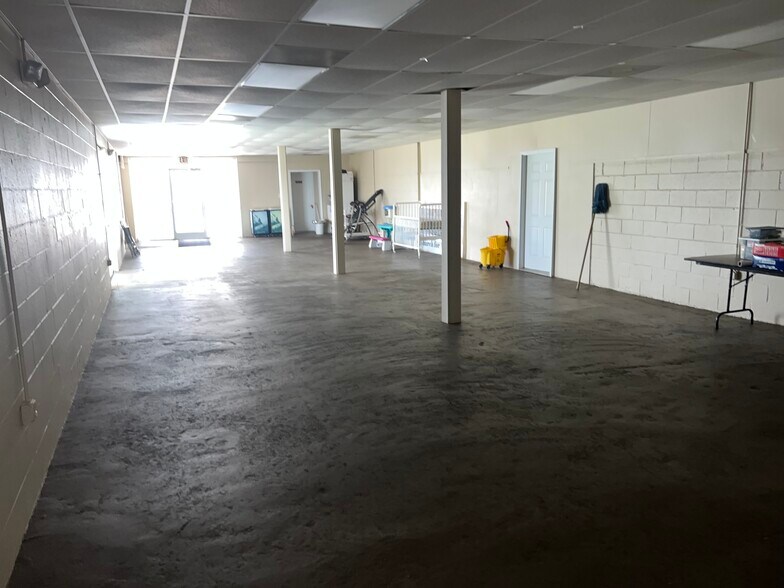 More Photos Of 2307 S Boston Rd, Danville Flex For Sale