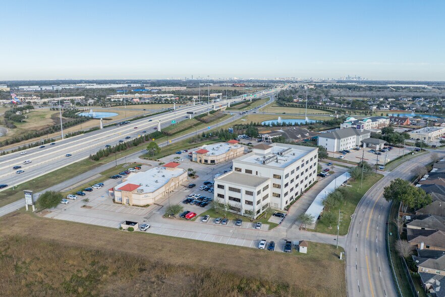 More Photos Of 1920 Country Place Pky, Pearland Medical For Lease