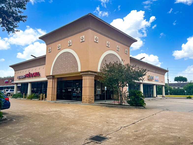 More Photos Of 7400 W Tidwell Rd, Houston Storefront Retail Office For Lease
