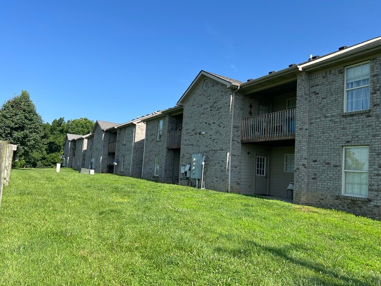 More Photos Of 502 Nandino Cir, Berea Apartments For Sale