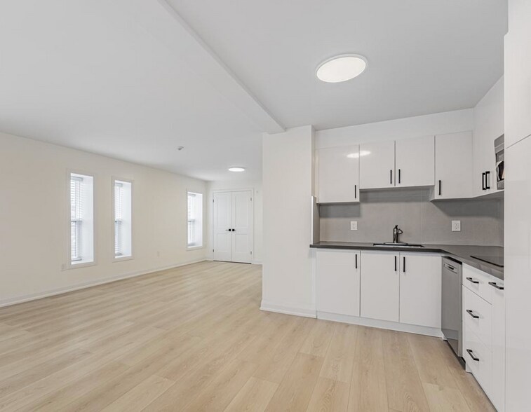 More Photos Of 36 Lindsay St S, Kawartha Lakes Apartments For Sale