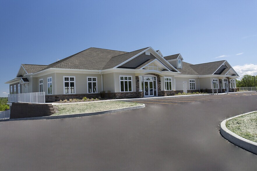 More Photos Of 195 Parrish St, Canandaigua Medical For Lease