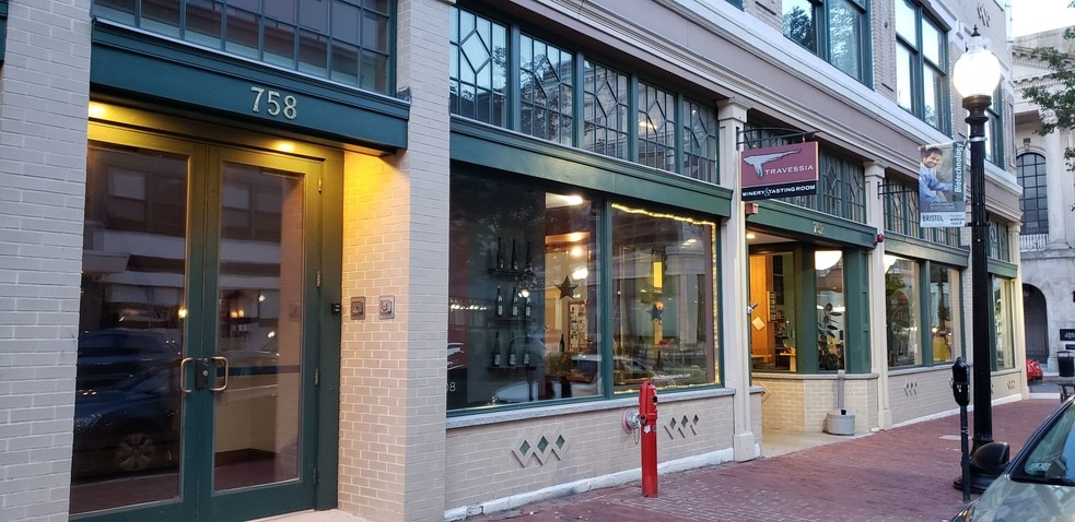 More Photos Of 740-768 Purchase St, New Bedford Restaurant For Lease