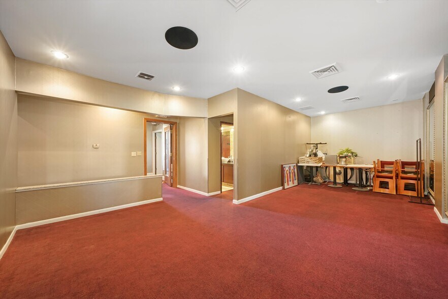 More Photos Of 417-429 Temple Ave, Highland Park General Retail For Sale