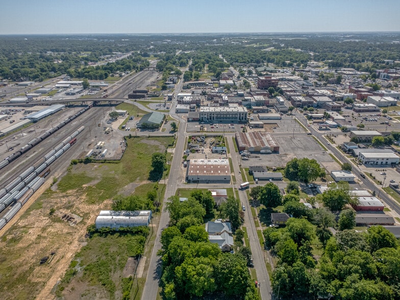 More Photos Of 301 Burke Ave, Jonesboro Warehouse For Sale