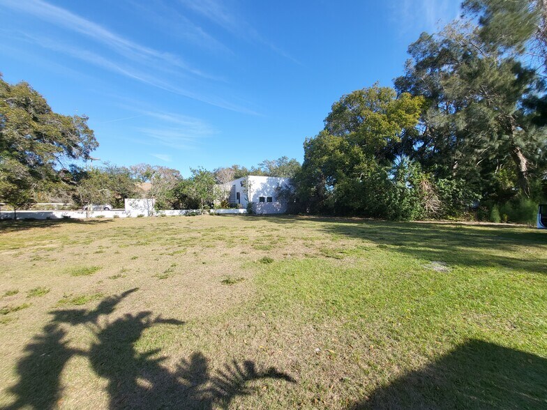 More Photos Of 2131 NE Coachman Rd, Clearwater Land For Sale