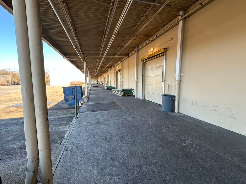 More Photos Of 5700 Casey Dr, Knoxville Distribution For Lease