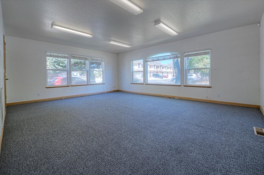 More Photos Of 545 Anderson St, Carson City Office For Sale