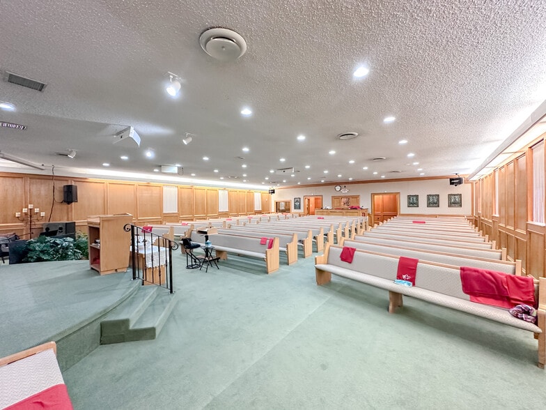 More Photos Of 2833 W Main St, Jenks Religious Facility For Sale