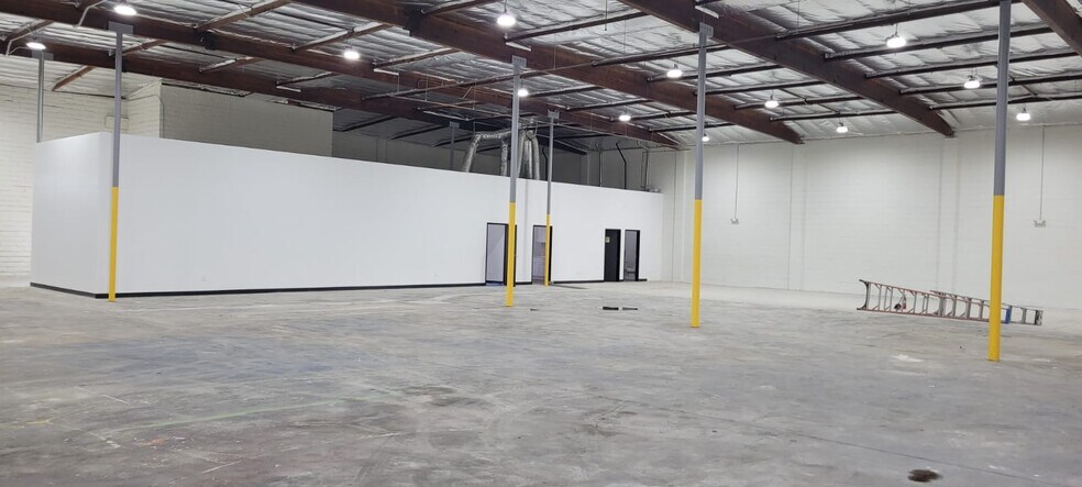 More Photos Of 8040-8106 San Fernando Rd, Sun Valley Warehouse For Lease