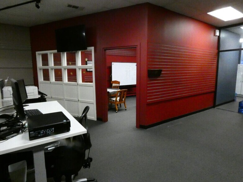 More Photos Of 5707-5719 Jenny Lind Rd, Fort Smith Storefront Retail Office For Sale