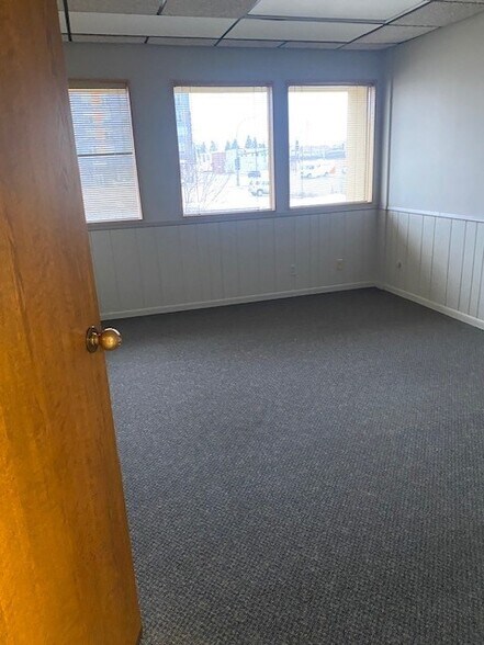 More Photos Of 300 3rd Ave SE, Rochester Medical For Sale