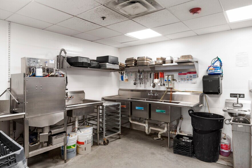 More Photos Of 8 Somersworth Plz, Somersworth Storefront For Sale