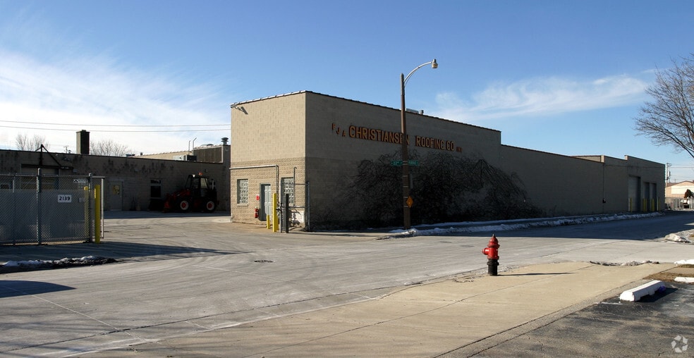 More Photos Of 2201 W Purdue St, Milwaukee Manufacturing For Lease