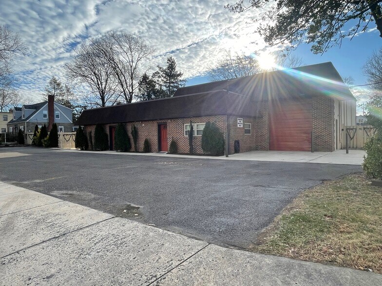 More Photos Of 2020 New Jersey Ave, Haddon Heights Light Distribution For Lease