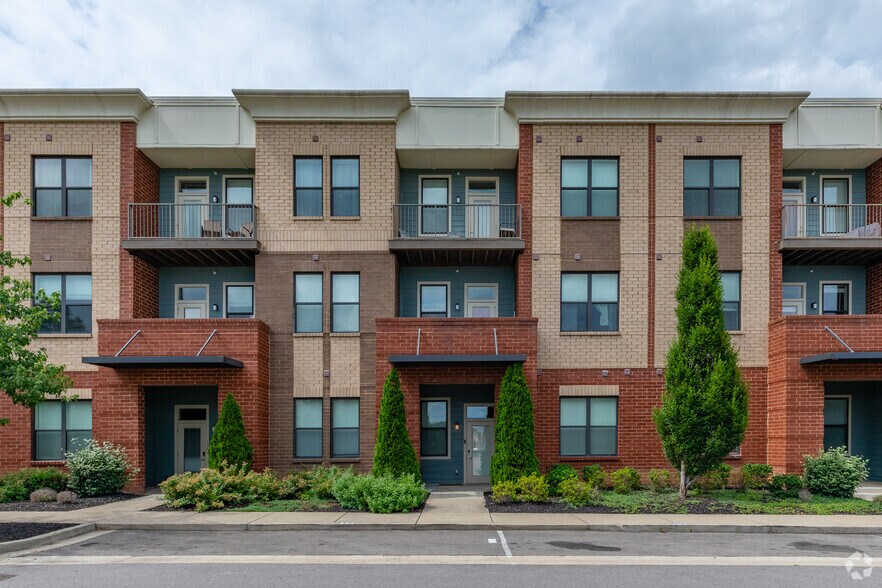 More Photos Of 130 Cinema Dr, Hendersonville Apartments For Lease