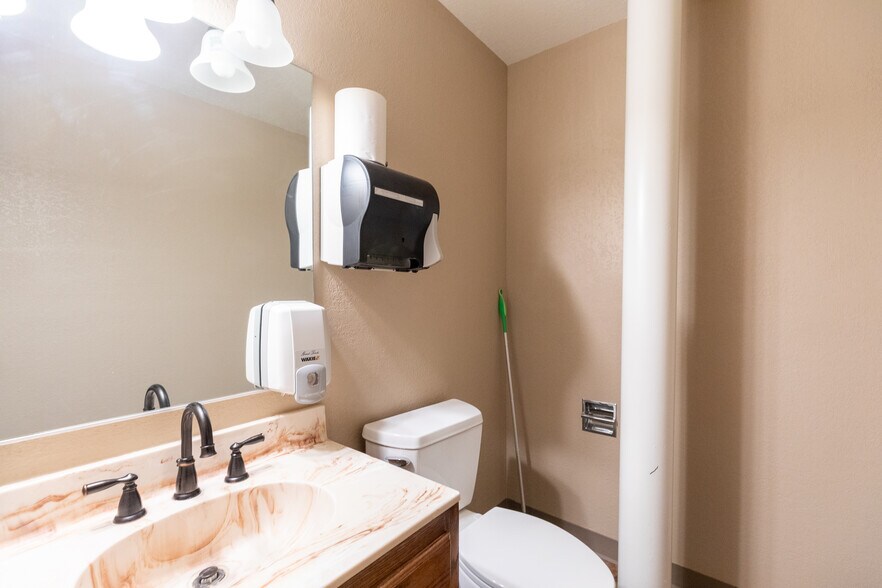 More Photos Of 1249 E Ridgecrest Blvd, Ridgecrest Office For Sale