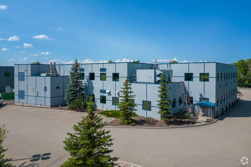 More Photos Of 1120 68th Ave NE, Calgary Office For Lease