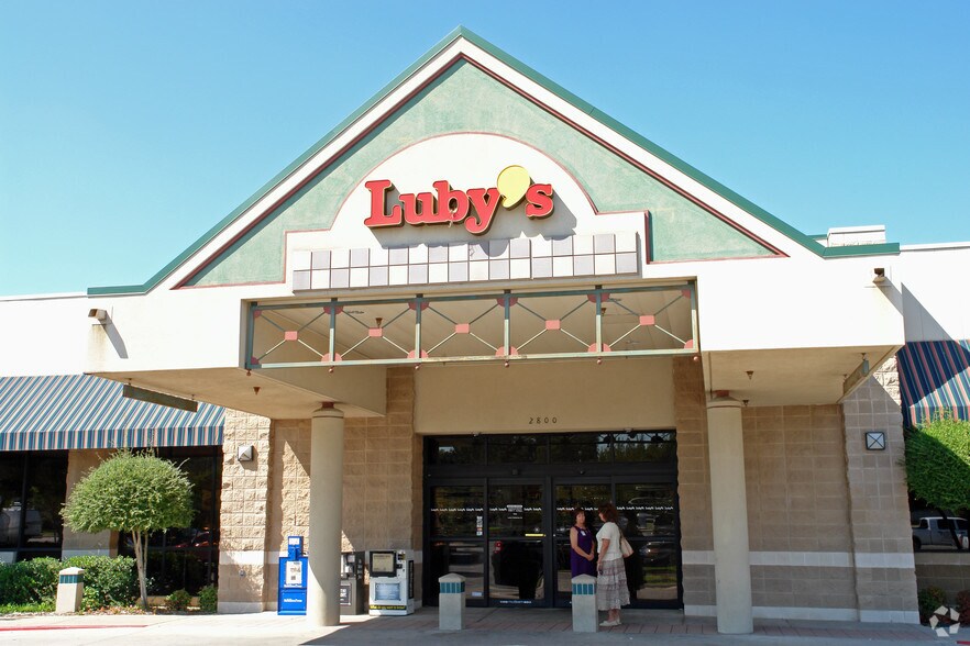 More Photos Of 2800 8th Ave, Fort Worth General Retail For Lease