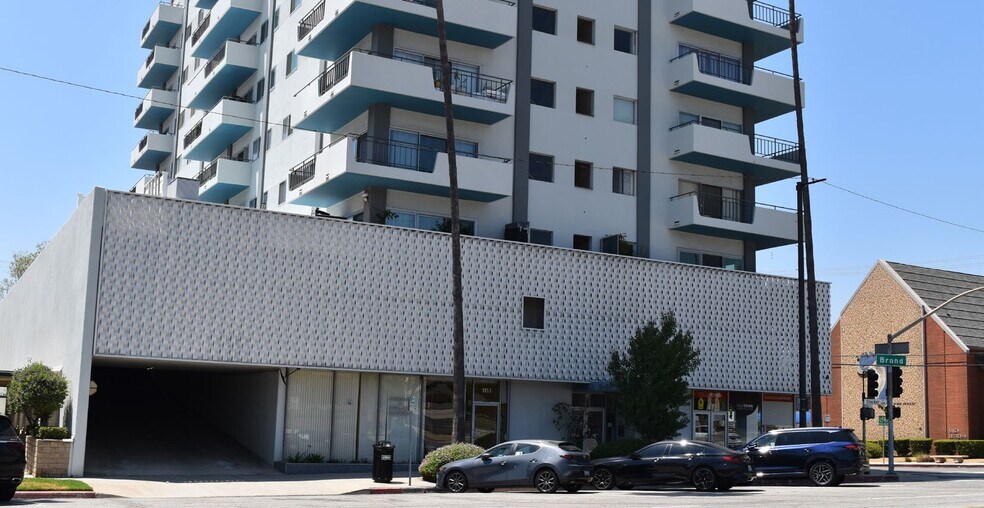 Primary Photo Of 1155 N Brand Blvd, Glendale Apartments For Lease