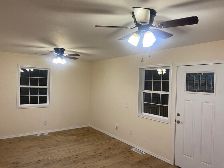 More Photos Of 9 Elizabeth st, Dover Flex For Sale