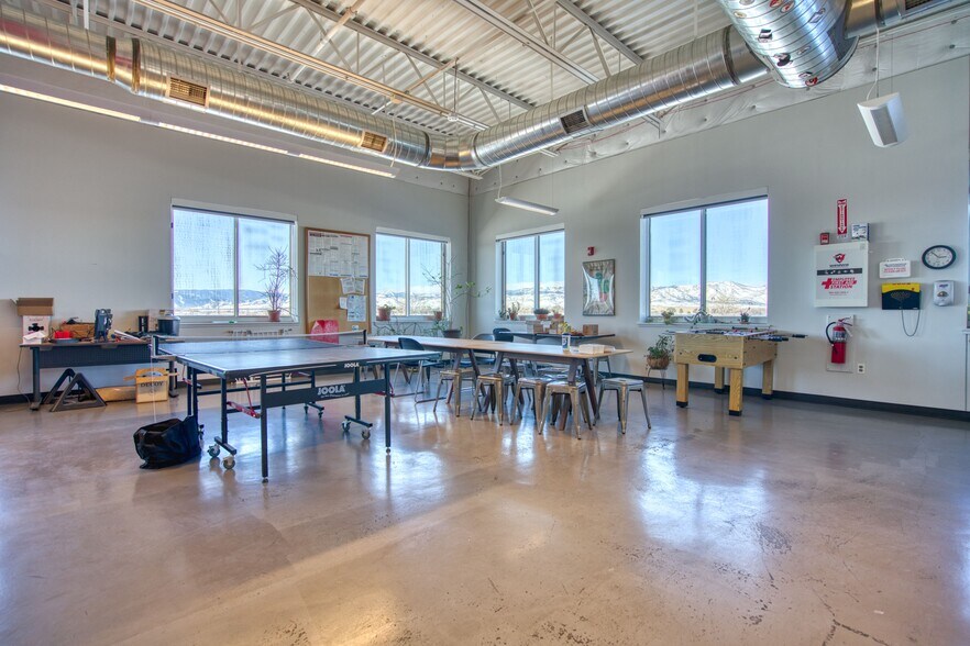 More Photos Of 6333 Dry Creek Pky, Niwot Industrial For Sale