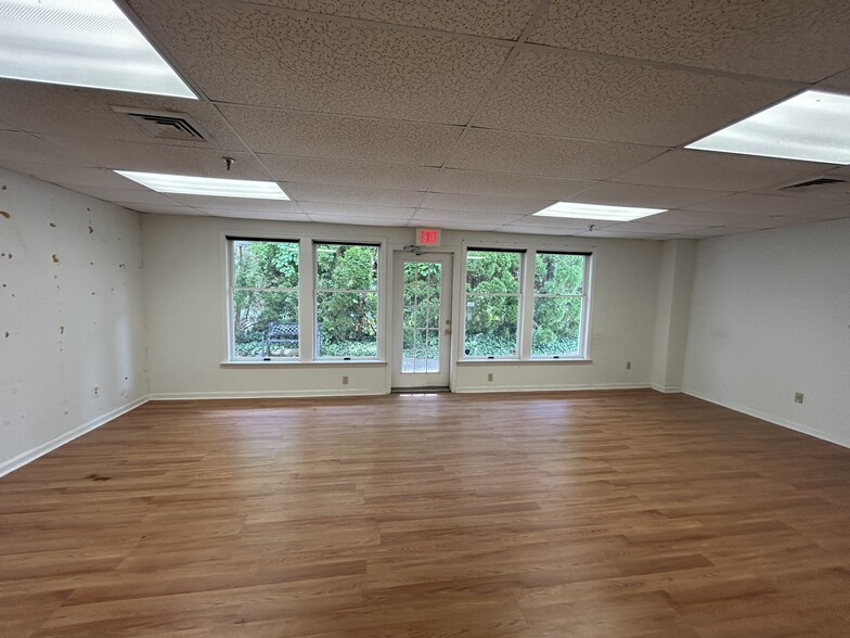 More Photos Of 812 Main St, Osterville Office Residential For Lease