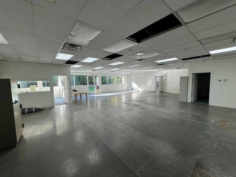 More Photos Of 110 Pomponio Ave, South Plainfield Manufacturing For Sale