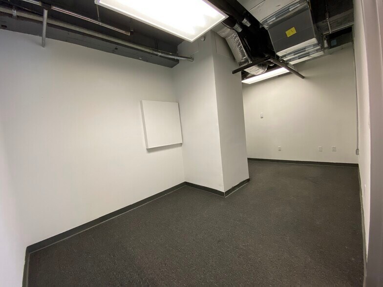 More Photos Of 14 NE 1st Ave, Miami Office For Sale