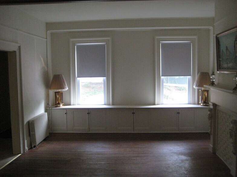 More Photos Of 360 Western Hwy, Tappan Apartments For Sale