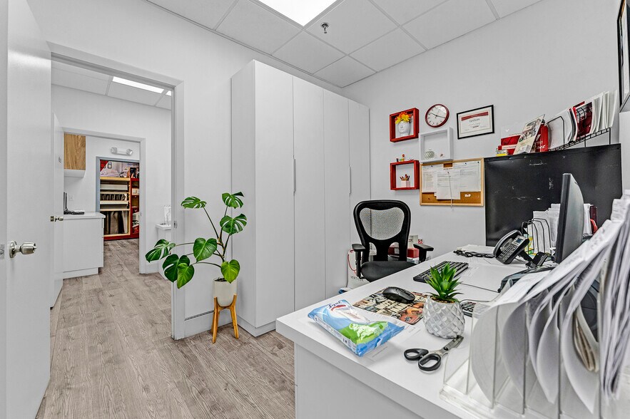 More Photos Of 6850 NW 74th St, Medley Warehouse For Sale