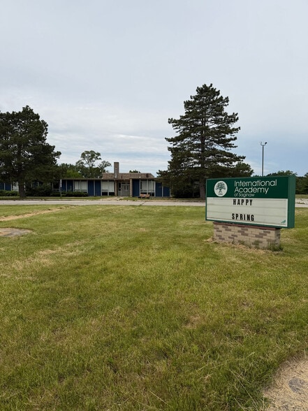Primary Photo Of 1944 Iowa Ave, Saginaw Flex For Sale