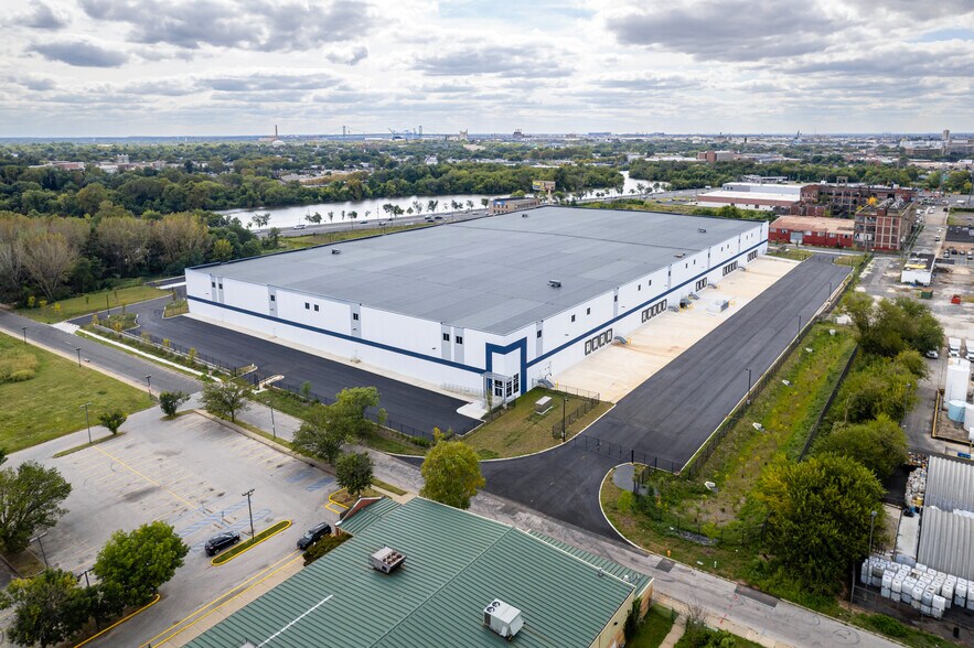 More Photos Of 332 S 17th St, Camden Distribution For Lease