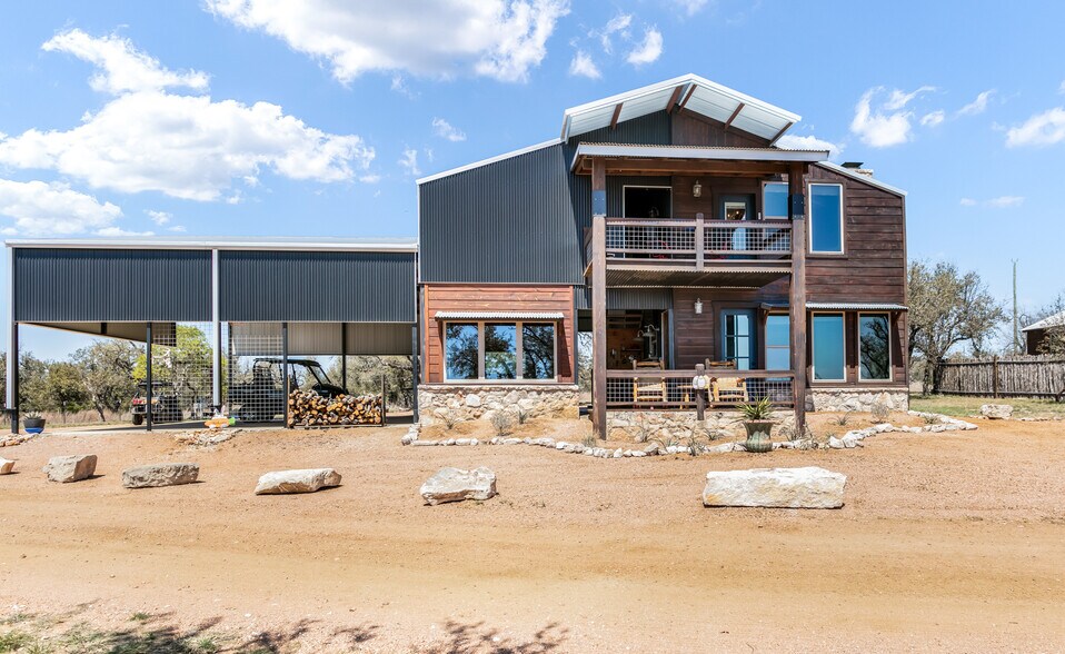 Primary Photo Of 100 Five Star Trl, Fredericksburg Hotel For Sale