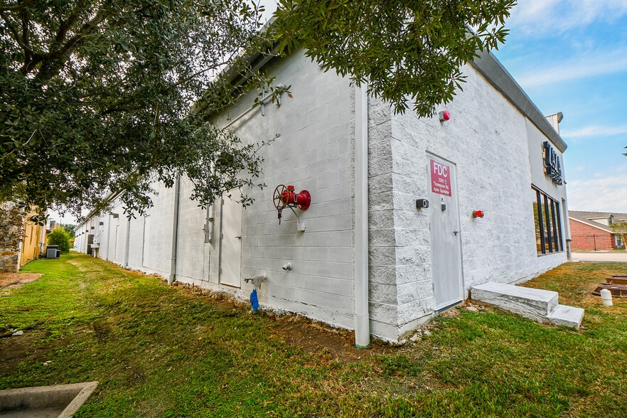 More Photos Of 2201 Thompson Rd, Richmond Unknown For Lease