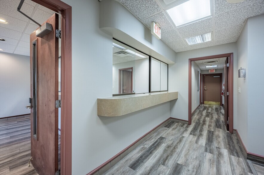 More Photos Of 801 N Bay st, Eustis Medical For Sale