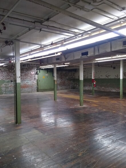 More Photos Of 501 E Naomi St, Randleman Distribution For Sale