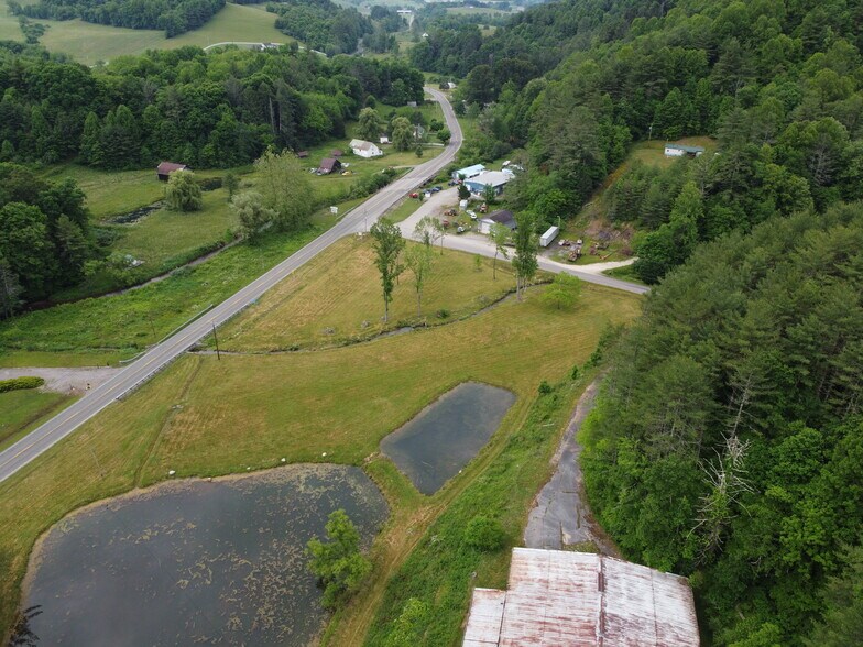 More Photos Of 6421 Highway 91 N, Laurel Bloomery Warehouse For Lease