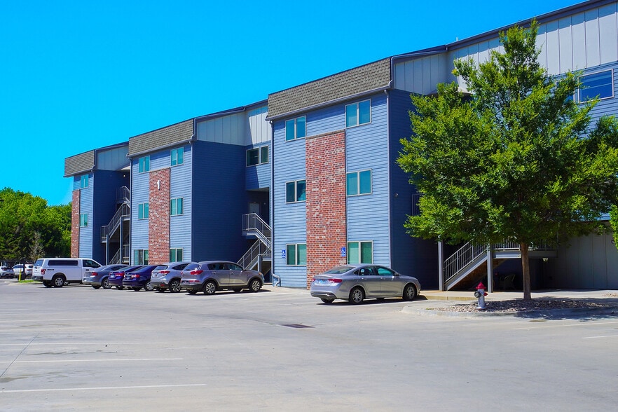 More Photos Of 429 W Central Ave, Wichita Apartments For Sale