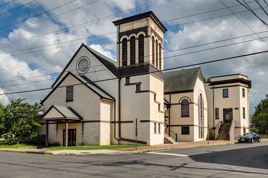 Primary Photo Of 2101 Venable St, Richmond Religious Facility For Sale